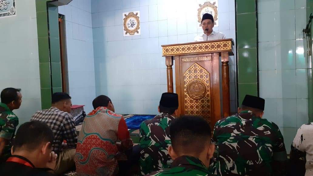Khutbah Jumat di Korem 073/Makutarama, Meraih Keutamaan Shalawat Nabi